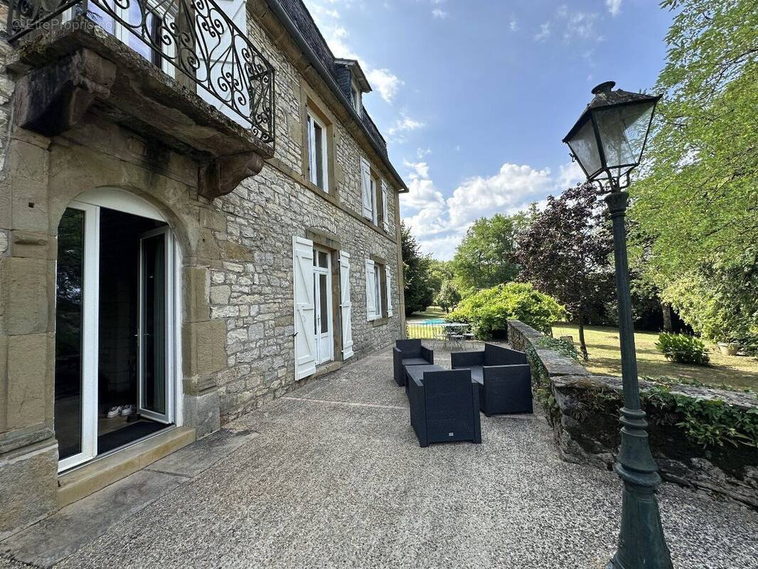 Maison à LA CHAPELLE-AUX-SAINTS
