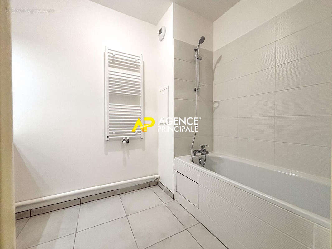 Appartement à SARTROUVILLE