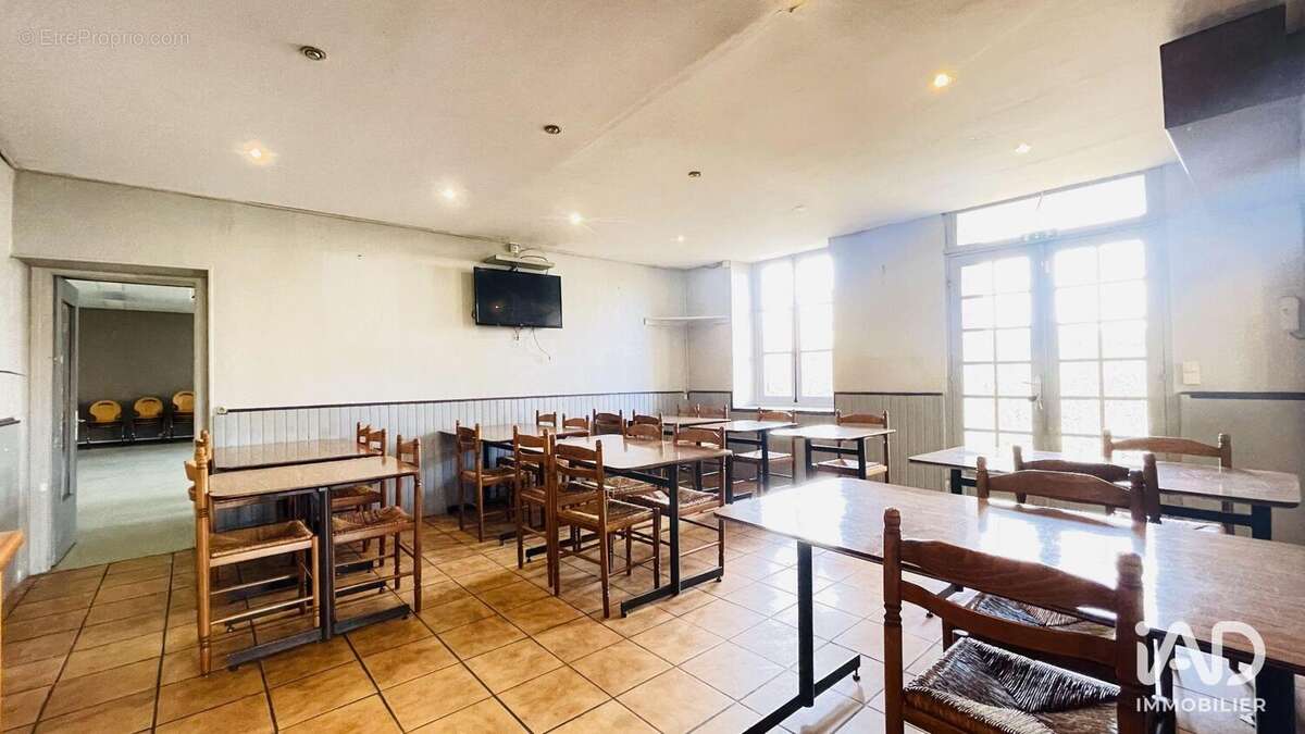 Photo 8 - Commerce à CHEPTAINVILLE