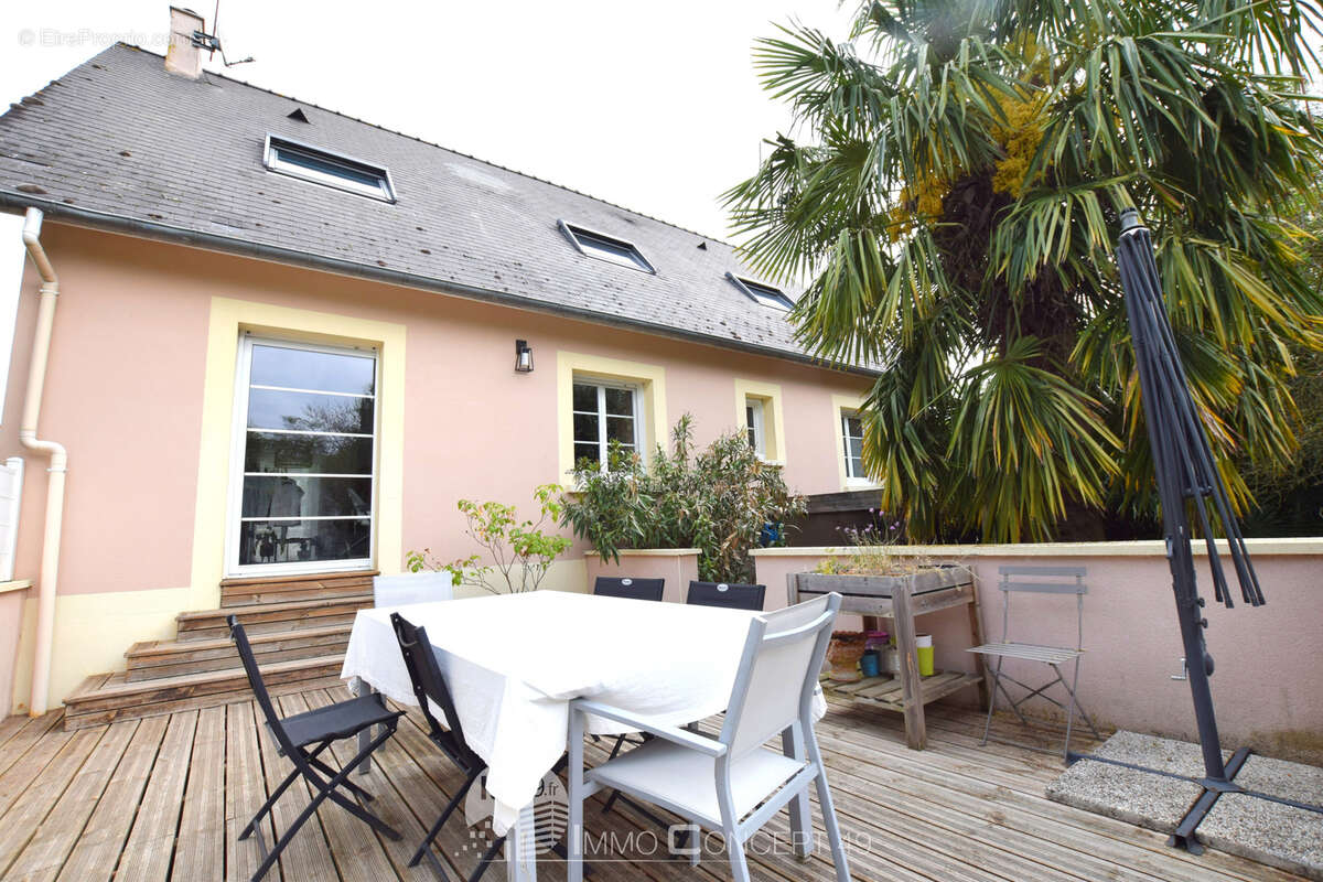Maison à BRISSAC-QUINCE