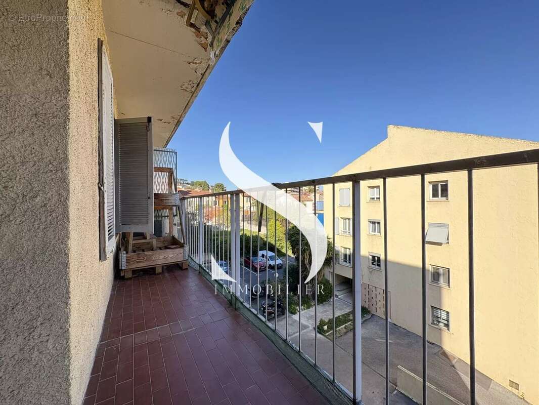 Appartement à VALLAURIS