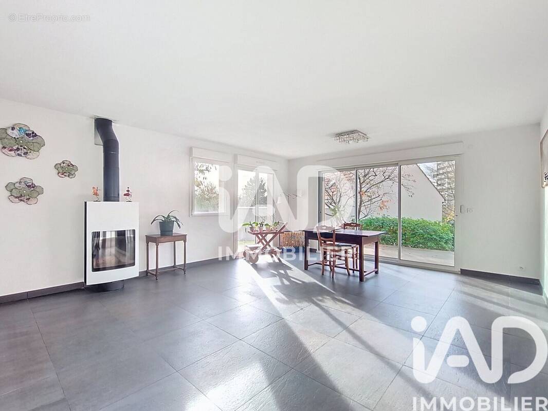 Photo 1 - Maison à VERRIERES-LE-BUISSON