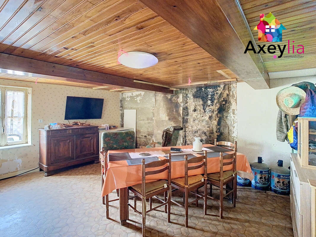 Maison à LA PACAUDIERE