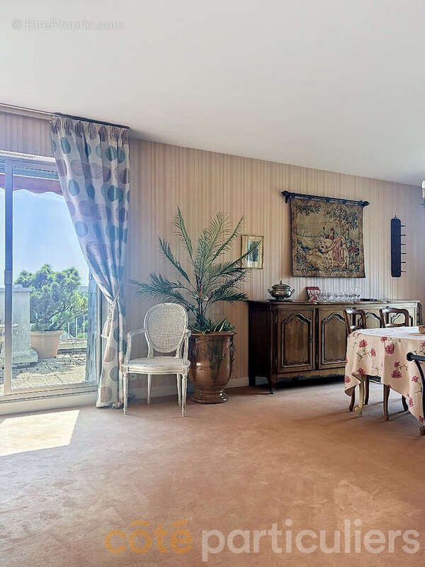 Appartement à SAINT-CYR-SUR-LOIRE