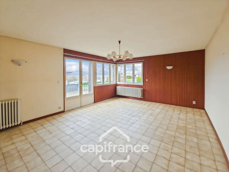 Maison à DRUMETTAZ-CLARAFOND