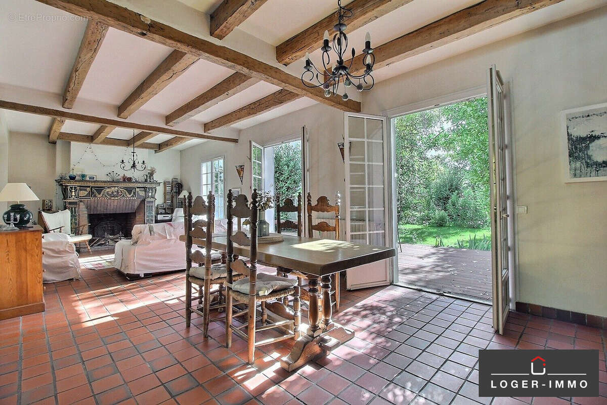 Maison à SAINT-MAUR-DES-FOSSES