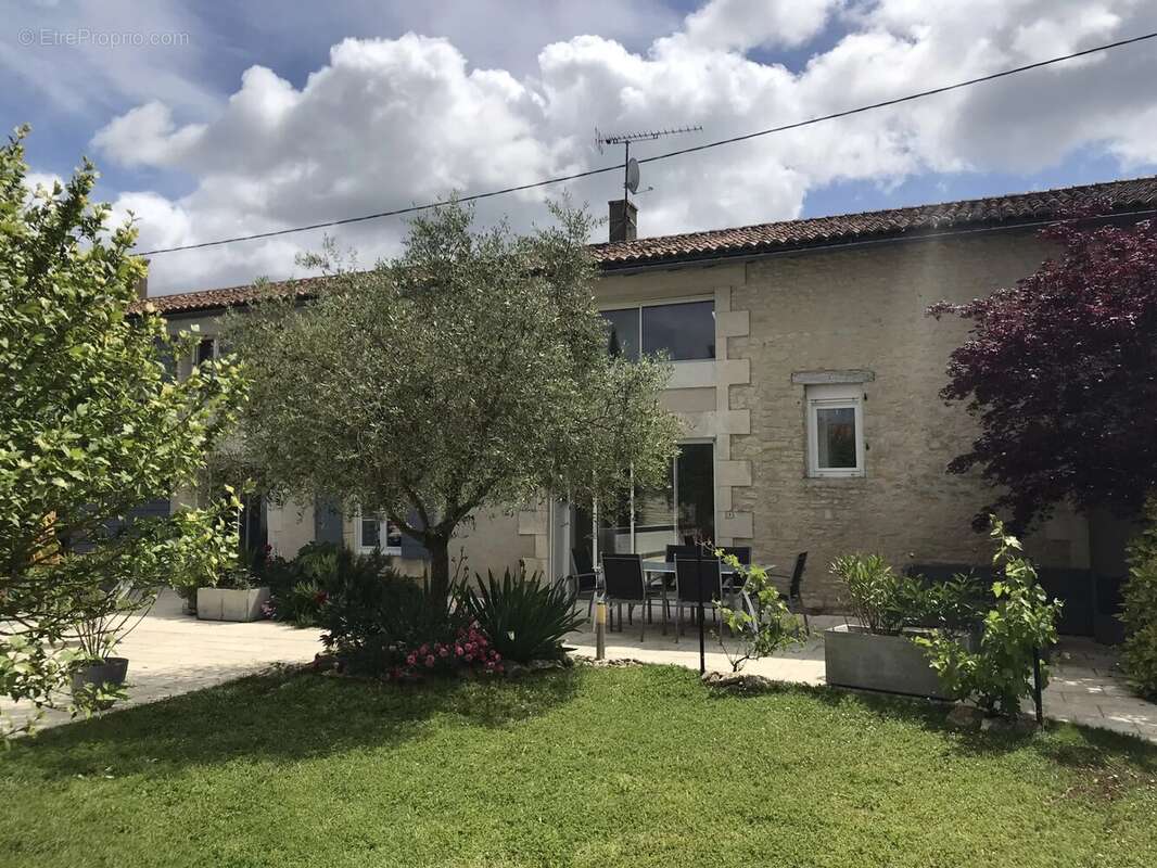 Maison à LE ROCHEREAU