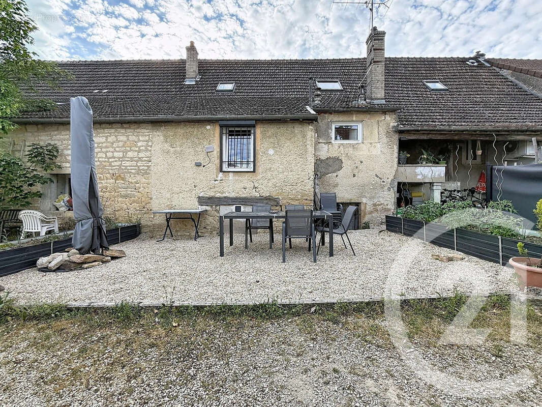 Appartement à VAROIS-ET-CHAIGNOT