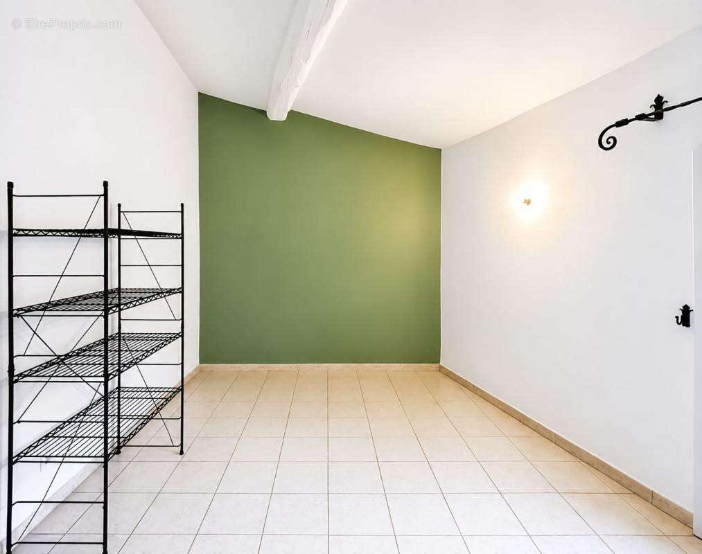 À Vendre à Saint Bonnet du Gard - Maison de village 84m² - 2 chambres - cour - photo 5