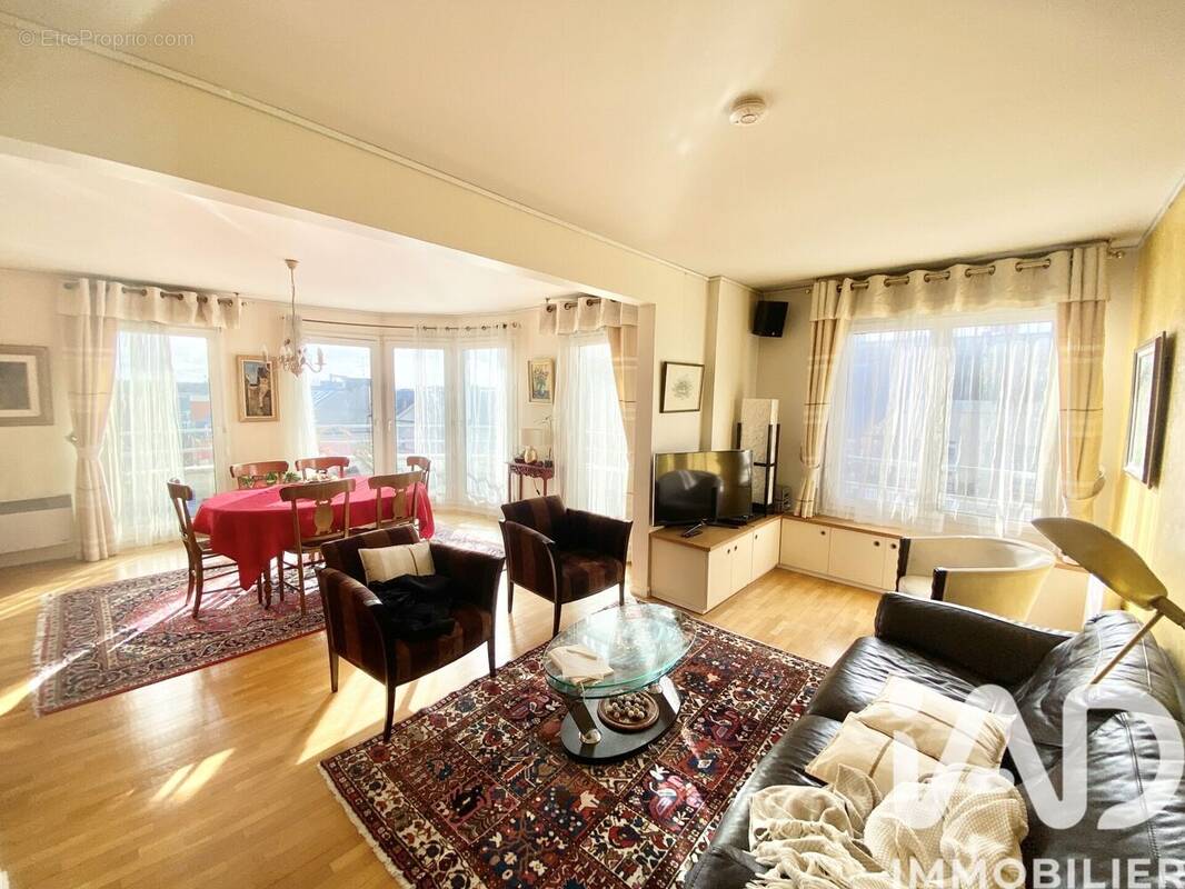 Photo 1 - Appartement à SURESNES