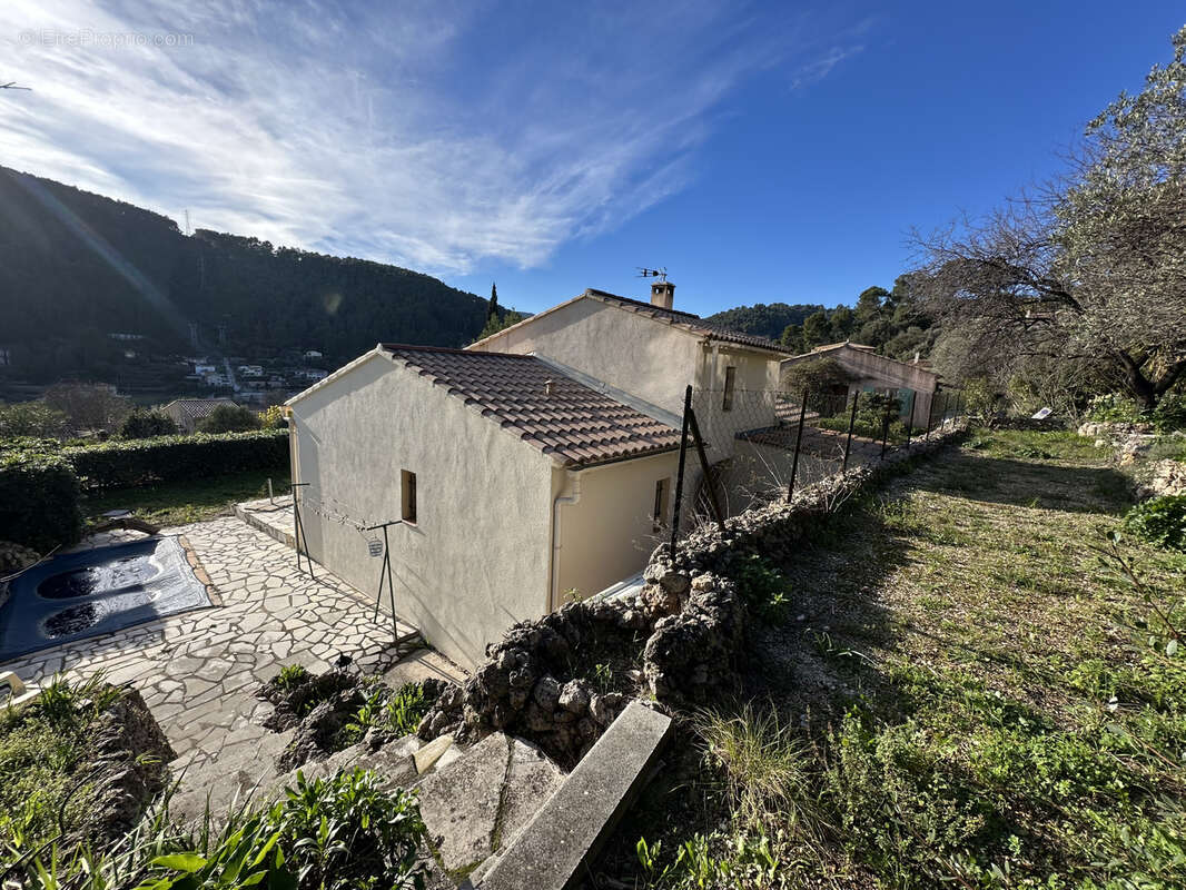Maison à SOLLIES-TOUCAS