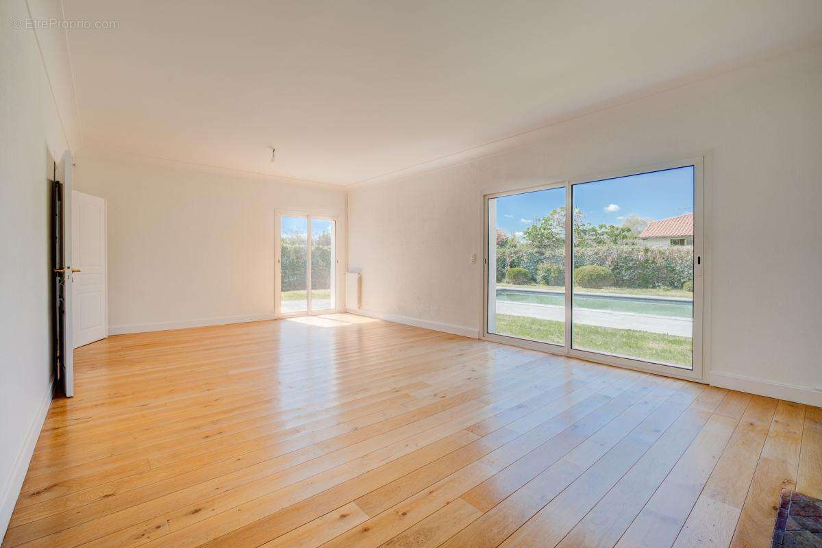 Maison à MONTBERON