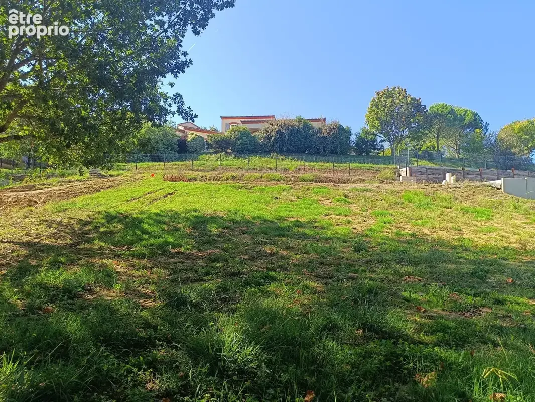 Terrain constructible de 1000 m2 à Aureville - photo 5