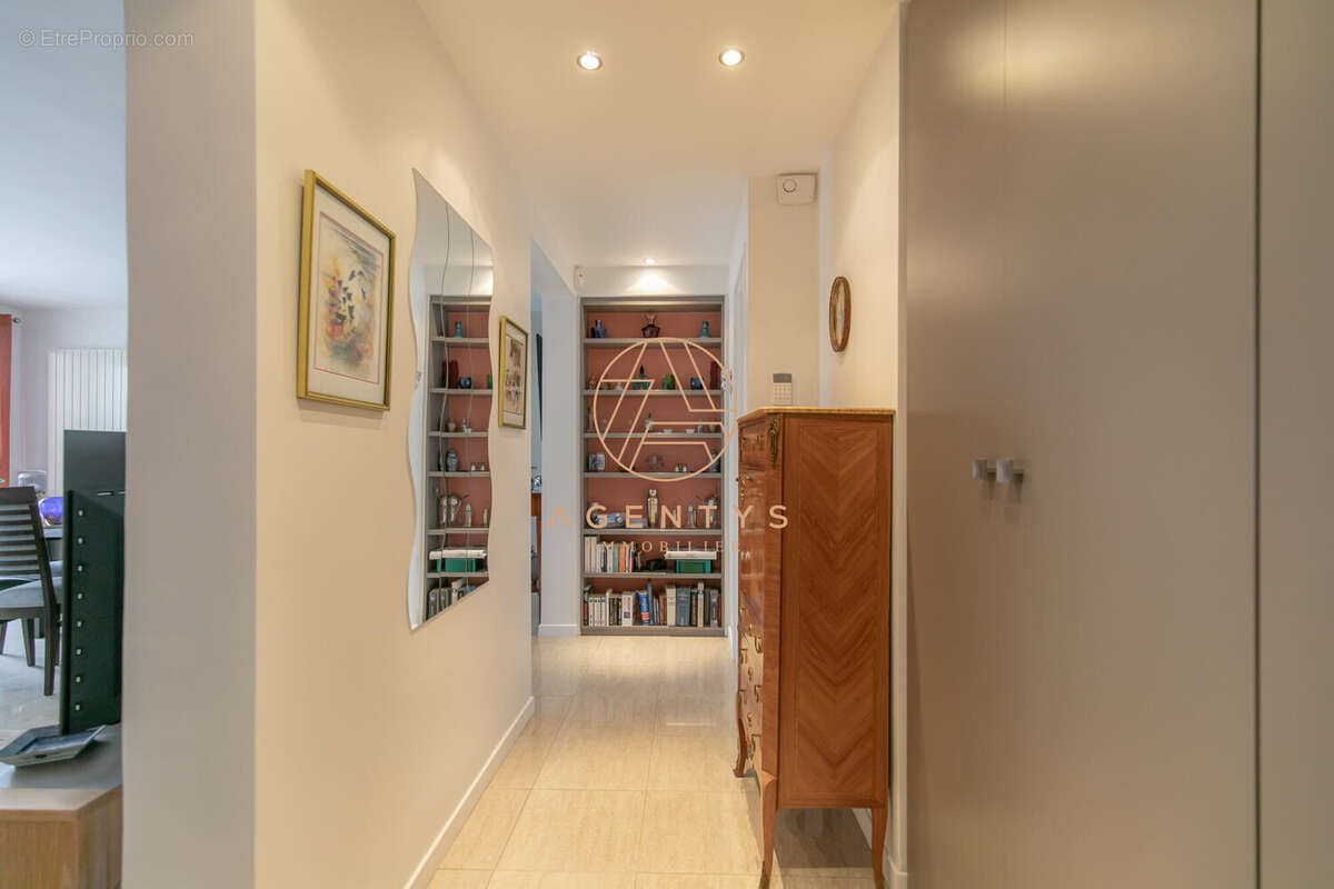 Appartement à SAINT-MAUR-DES-FOSSES