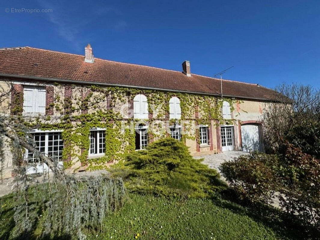 Maison à MONTGENOST