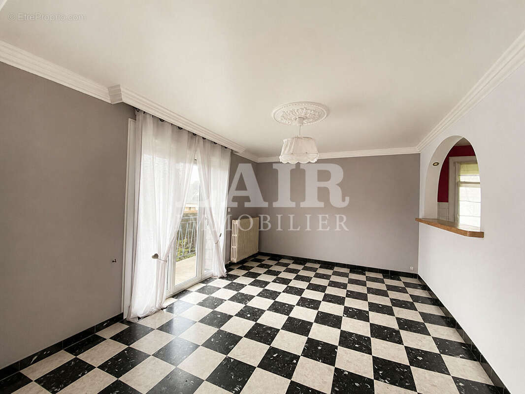 Maison à vendre à La Chapelle d'Andaine - Ref O15375 - photo 4