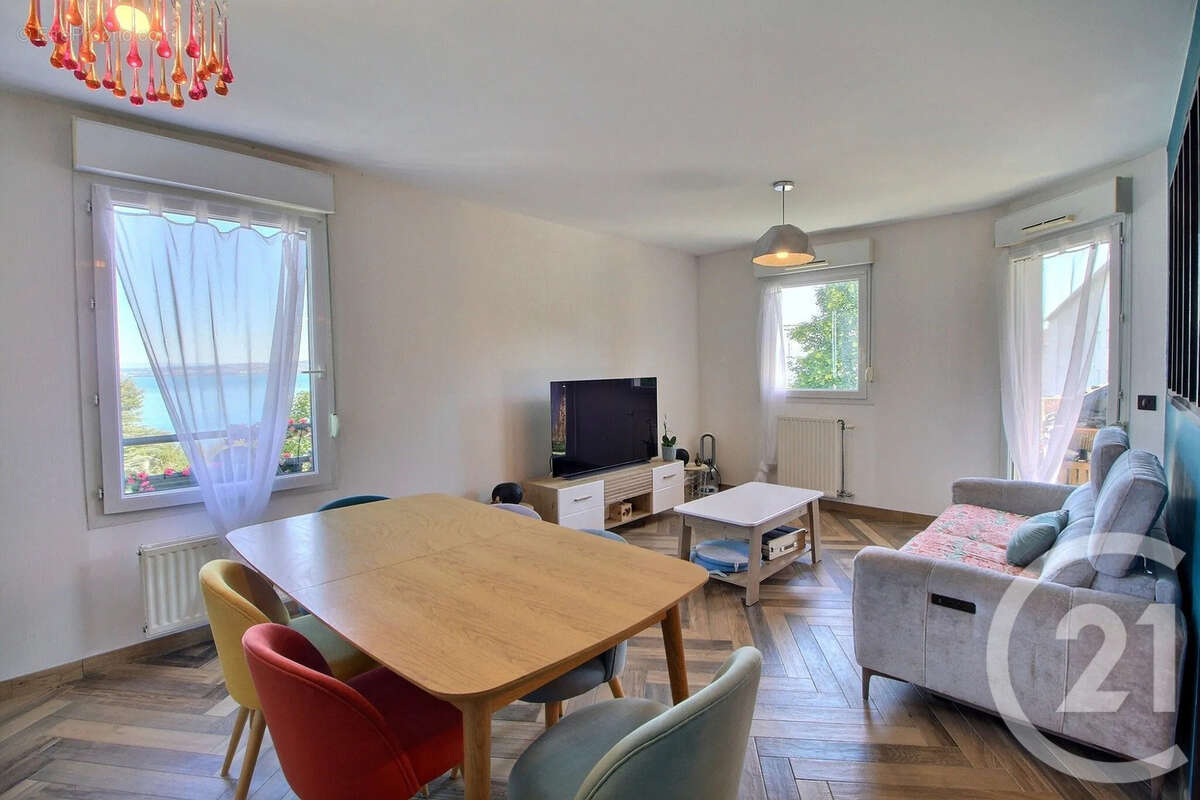 Appartement à EVIAN-LES-BAINS