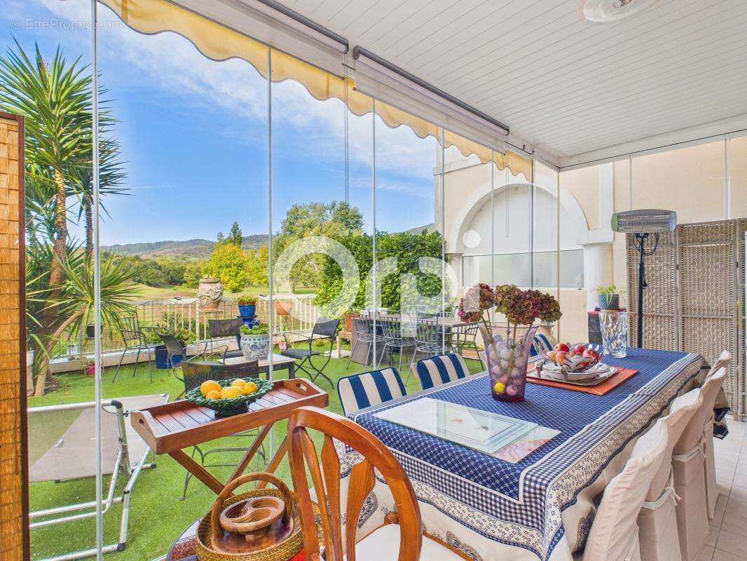 Appartement à MANDELIEU-LA-NAPOULE