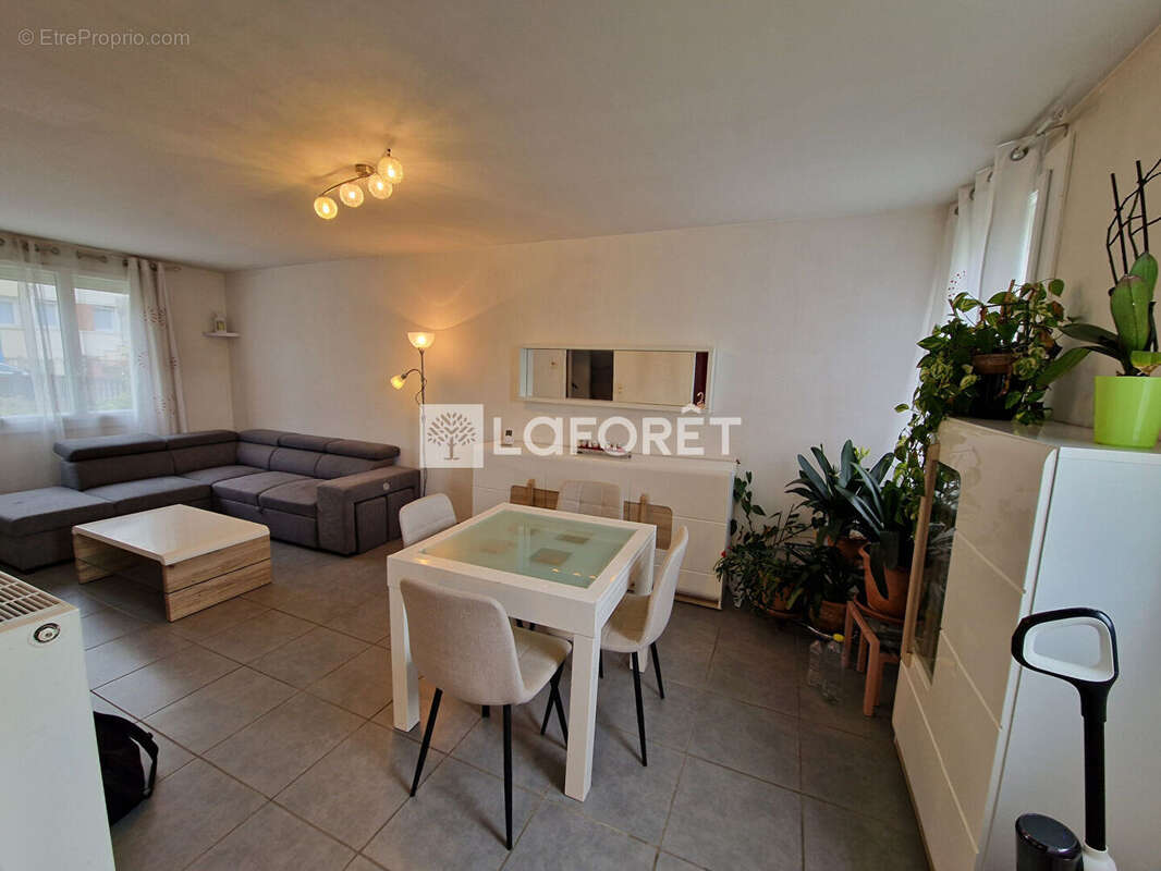 Maison à ONET-LE-CHATEAU