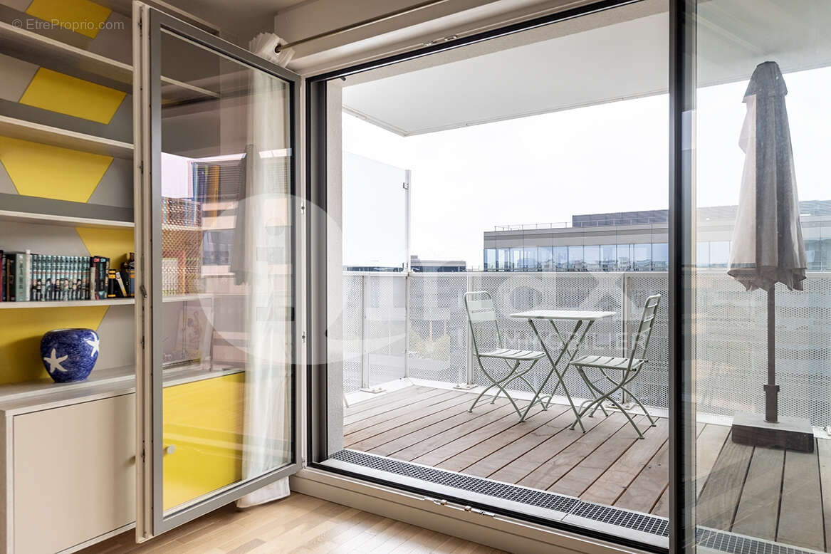 Appartement à COURBEVOIE