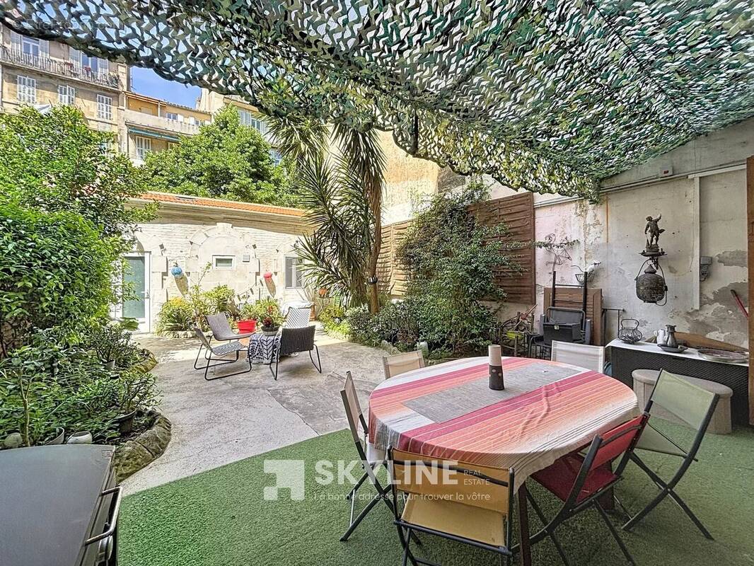 Appartement à MARSEILLE-4E