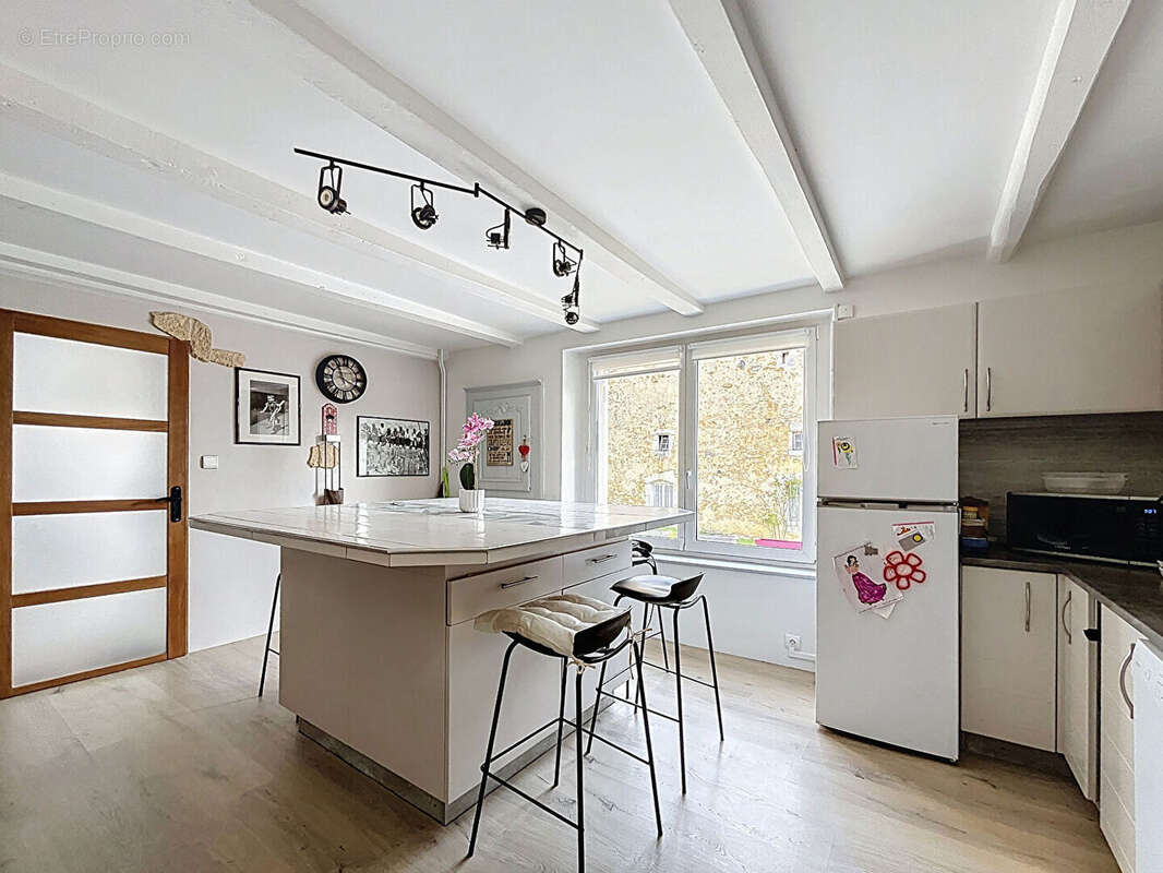 Maison à COURCELLES-SOUS-CHATENOIS