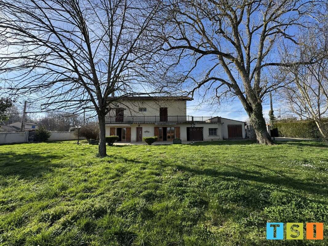 Maison à POINTIS-INARD