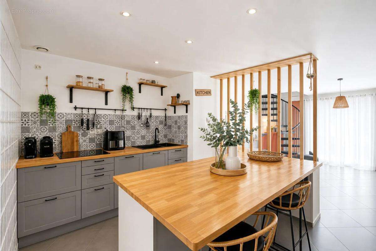 Maison de ville de 5 pièces de 107 m² en vente à Nangis - photo 3