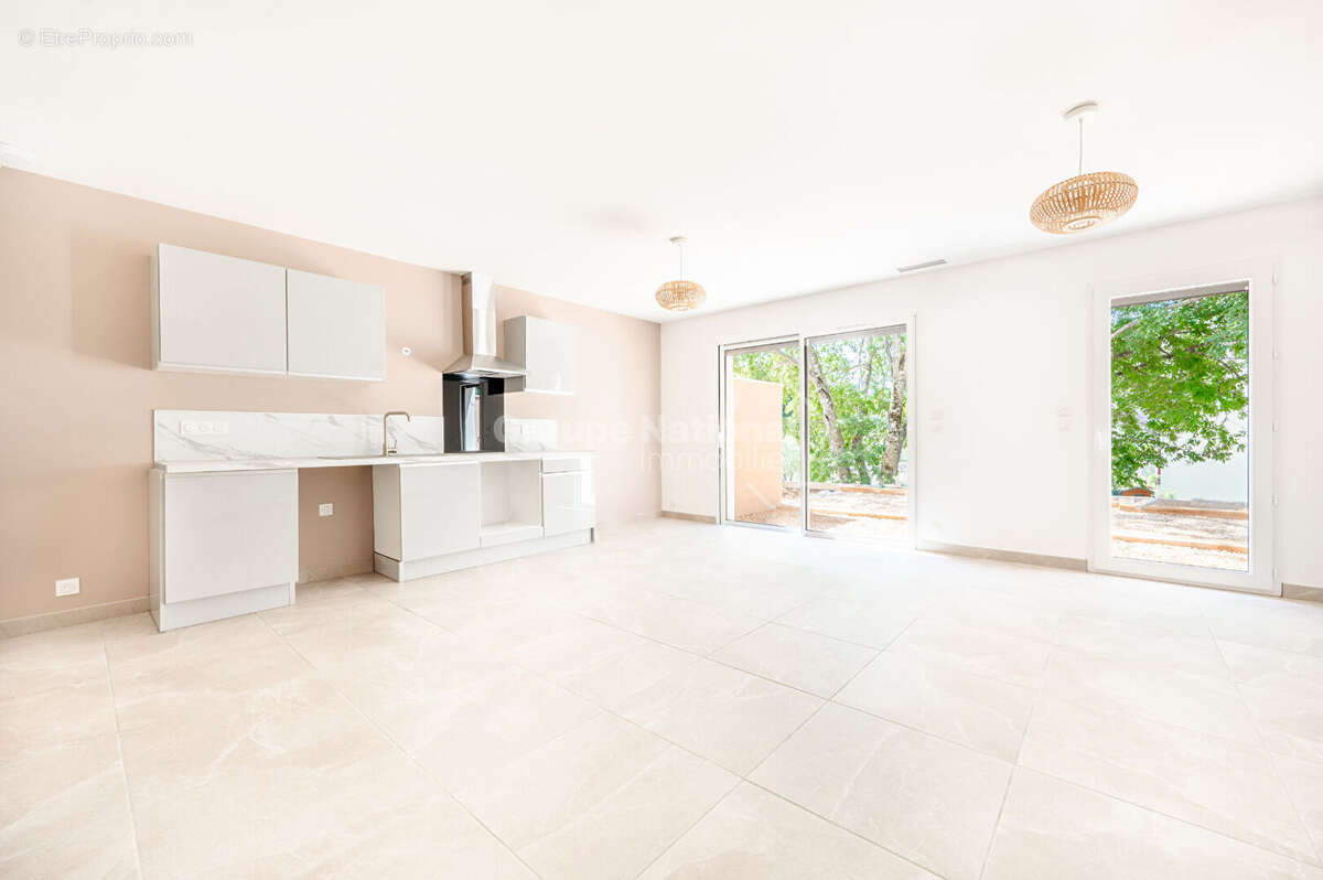 Maison à VINON-SUR-VERDON