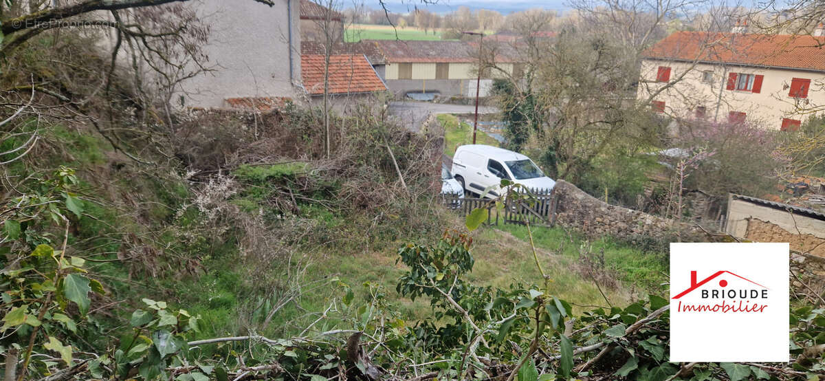 Maison à AZERAT