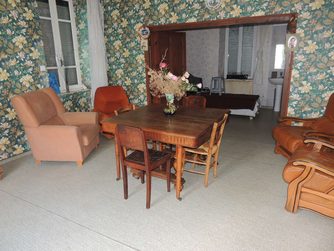 Maison à RIEUPEYROUX