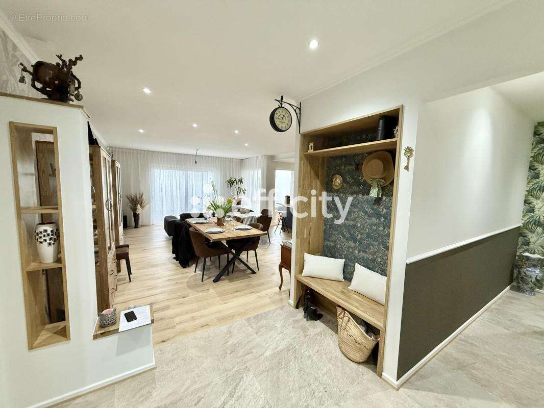 Maison à VIVIERS-SUR-CHIERS