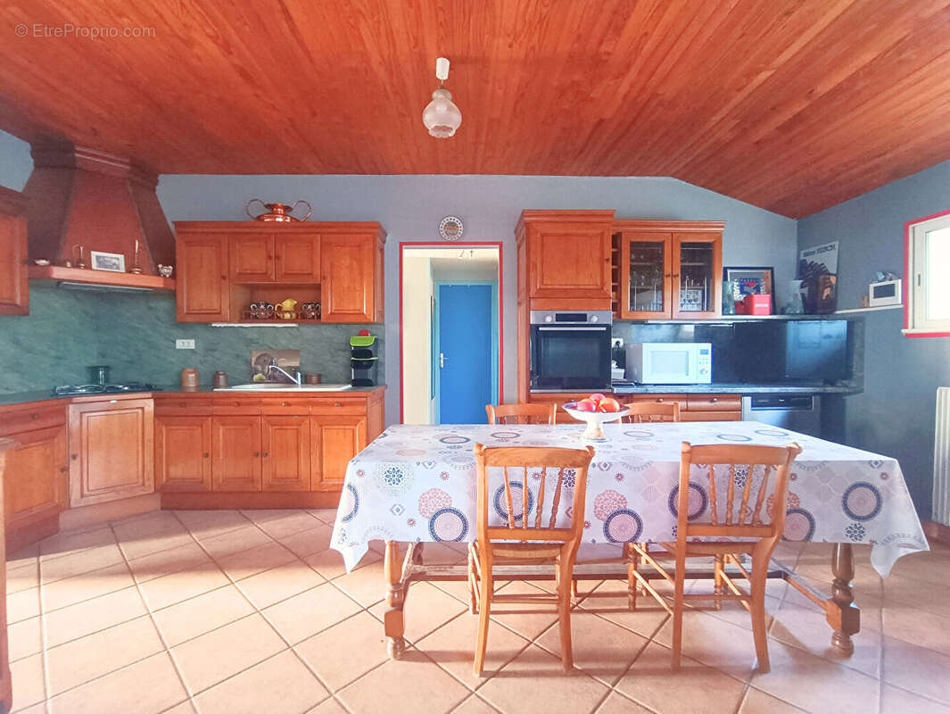 Maison 5 pièces 197 m²  Foussignac - photo 4