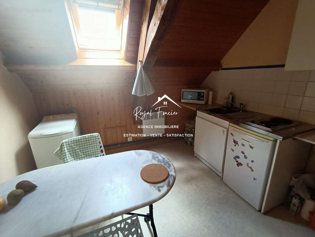 Espace cuisine studio - Appartement à DANGE-SAINT-ROMAIN