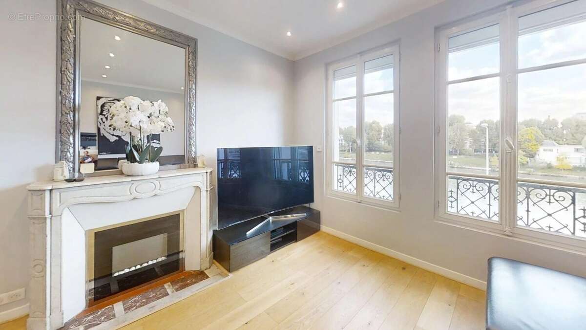 Appartement à COURBEVOIE