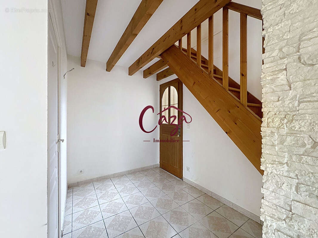 Maison à SAINT-CAPRAIS-DE-BORDEAUX