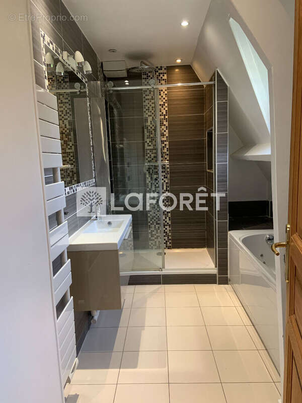 Maison à AUMONT-EN-HALATTE