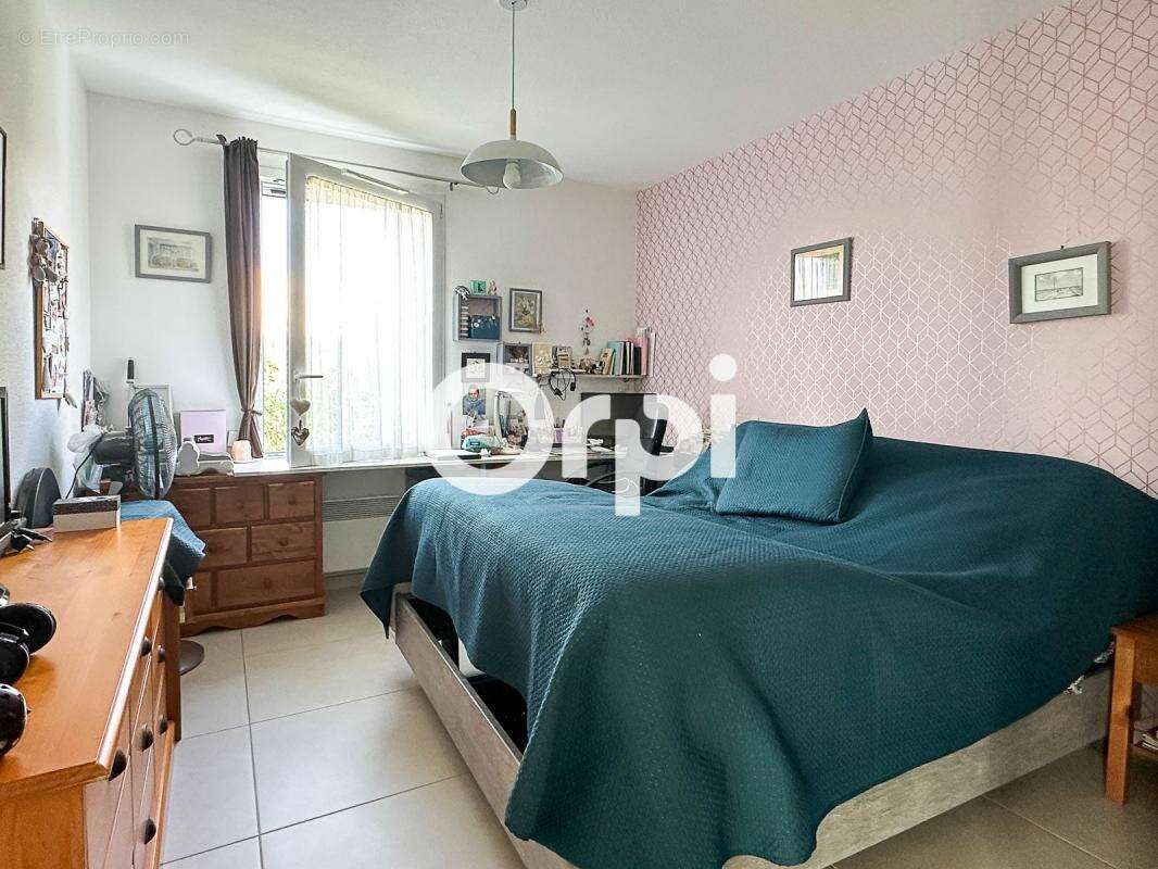 Maison à SAINT-LAURENT-DE-LA-PREE