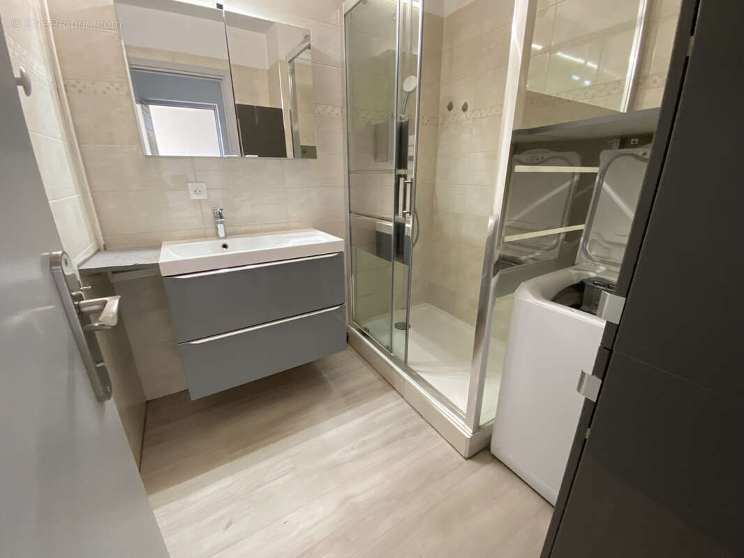 Appartement à SIX-FOURS-LES-PLAGES