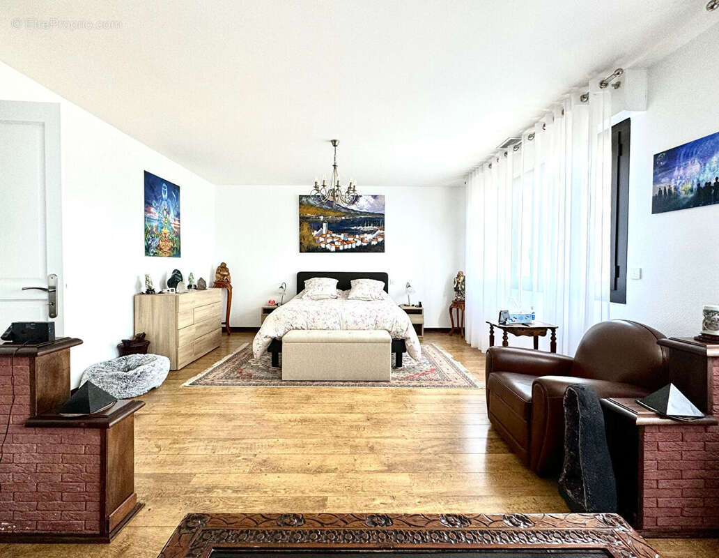 Maison 171 m² à Mourenx  - photo 8