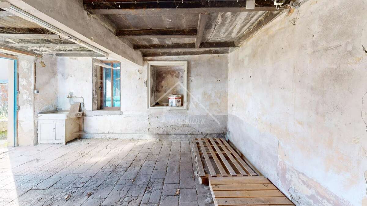 Maison à ETROUSSAT