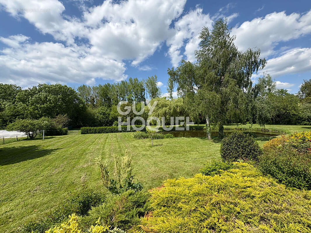 Maison à SAINT-DENIS-LES-PONTS