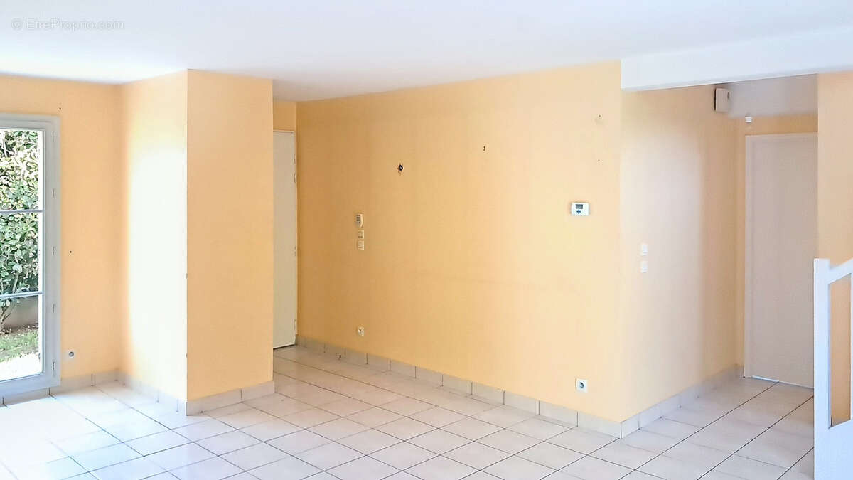 Maison à SAINT-PIERRE-DU-PERRAY