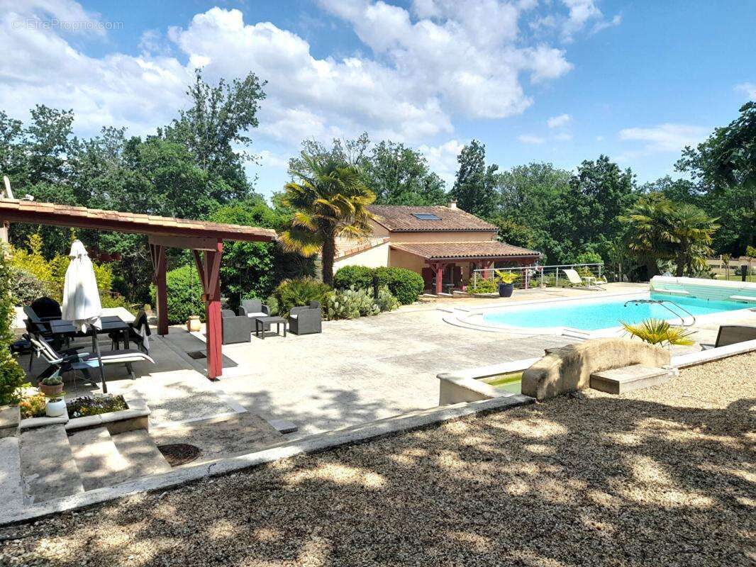 Maison Chourgnac 9 pièce(s) 260 m2 - photo 5