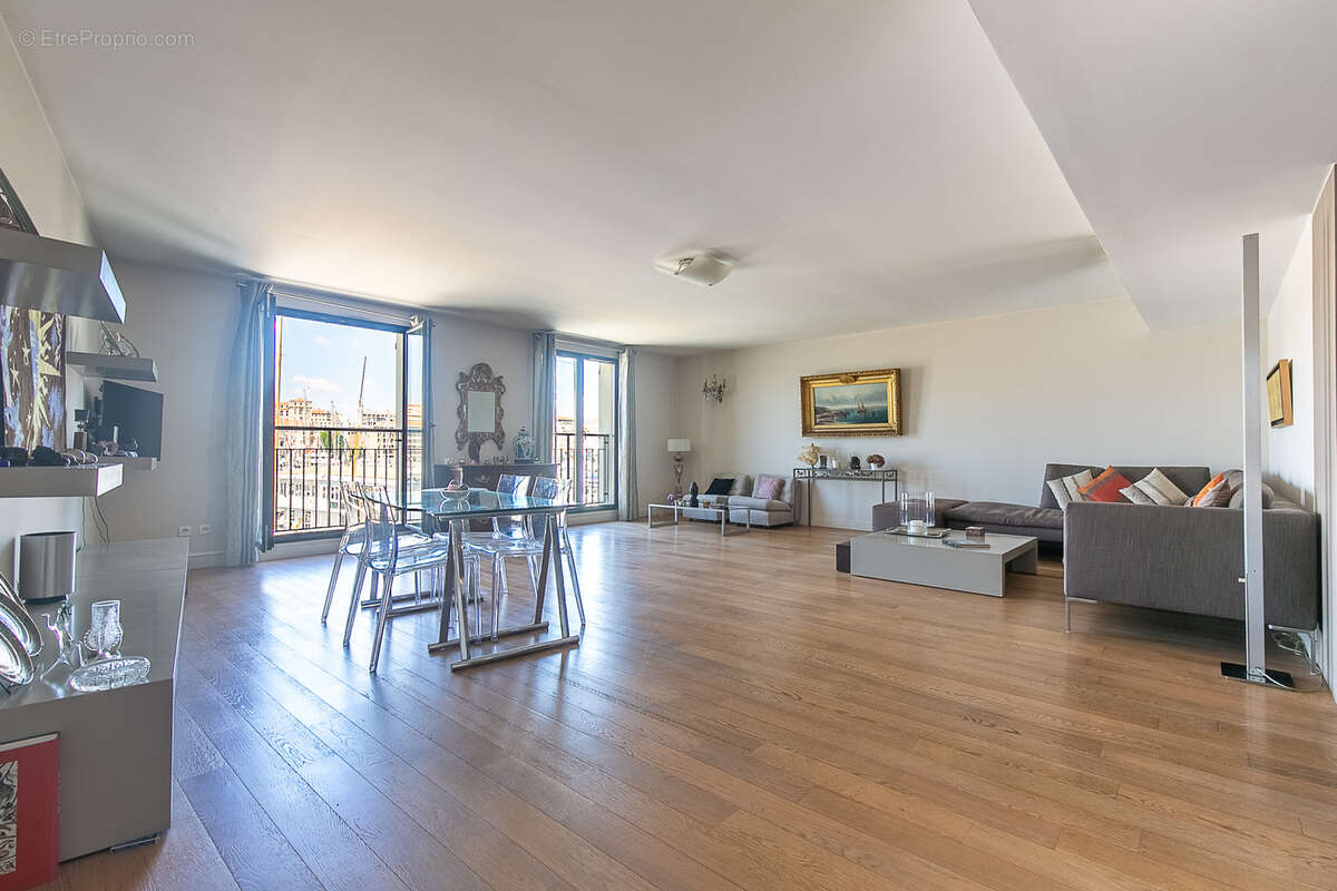 Appartement à MARSEILLE-7E