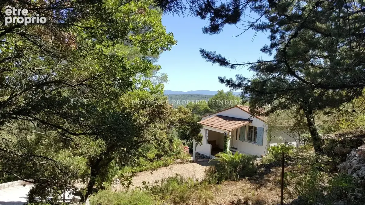 LORGUES – Un véritable havre de paix avec vue panoramique et piscine. - photo 8