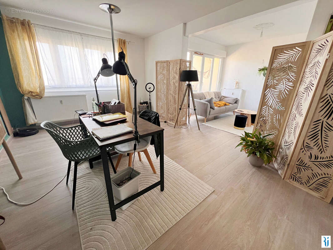 Appartement à CANTELEU