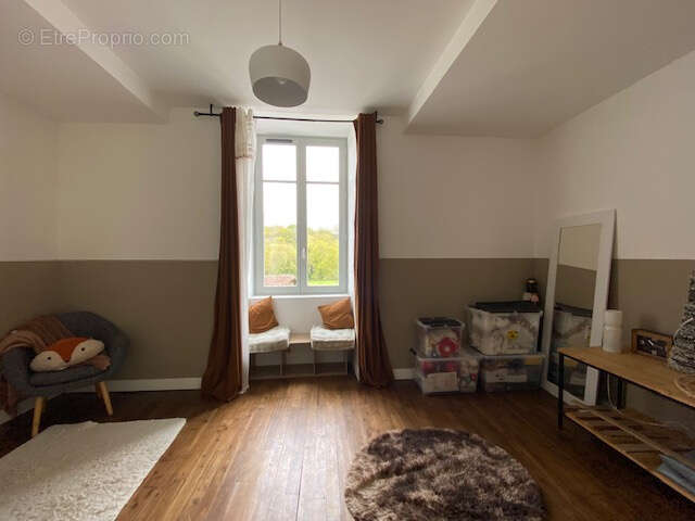 Immense maison à vendre à Montfaucon-Montigné - photo 17