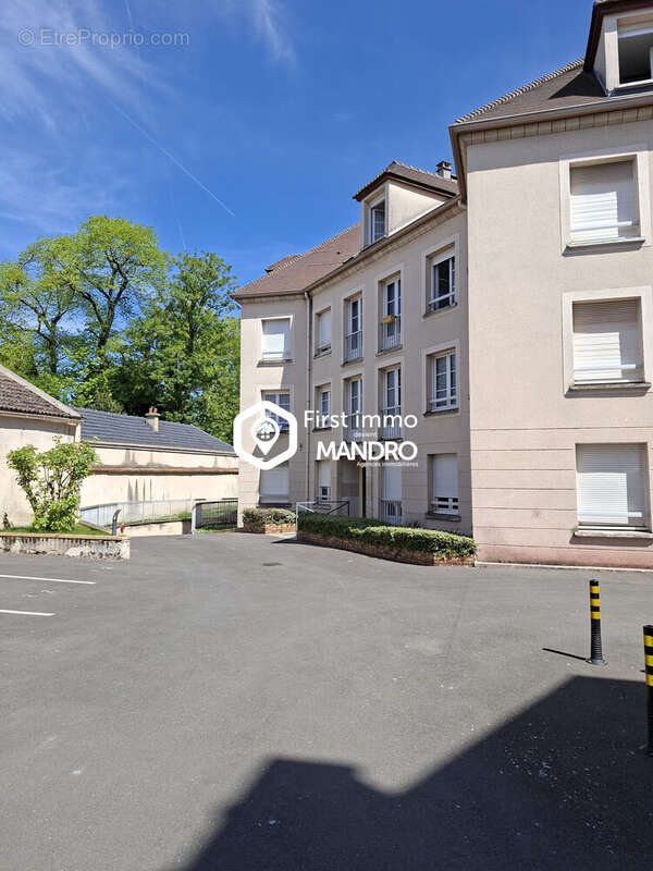 Appartement à BRIE-COMTE-ROBERT