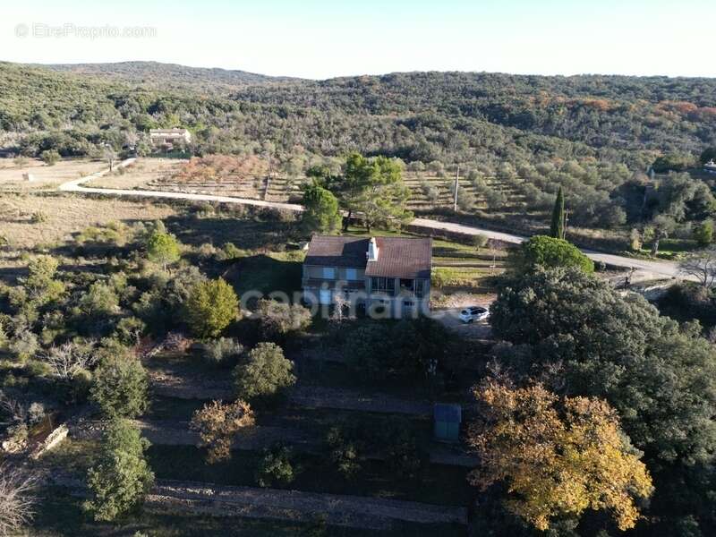 Maison à SAINT-JULIEN-LES-ROSIERS